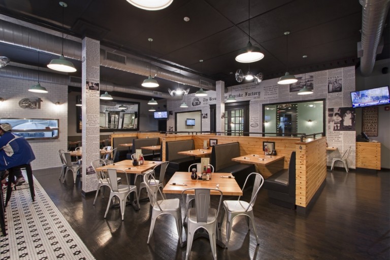 Industrial Lighting Lends Chic Atmosphere To Restaurant